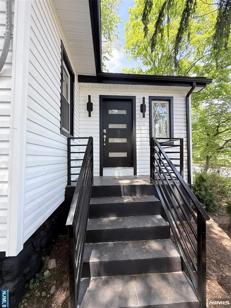 137 Myrtle Avenue, Allendale, NJ 07401 - #3