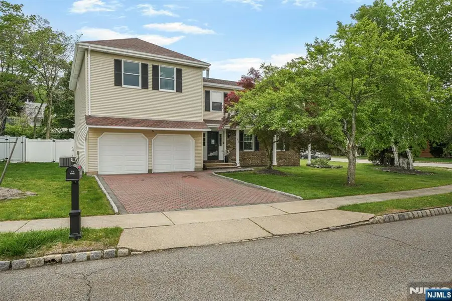 45 Holyoke Court, Wayne, NJ 07470 - #2