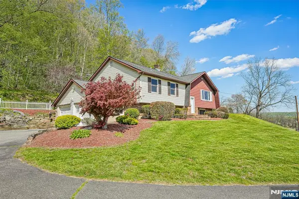 61 Shades Of Death Road, Independence, NJ 07838