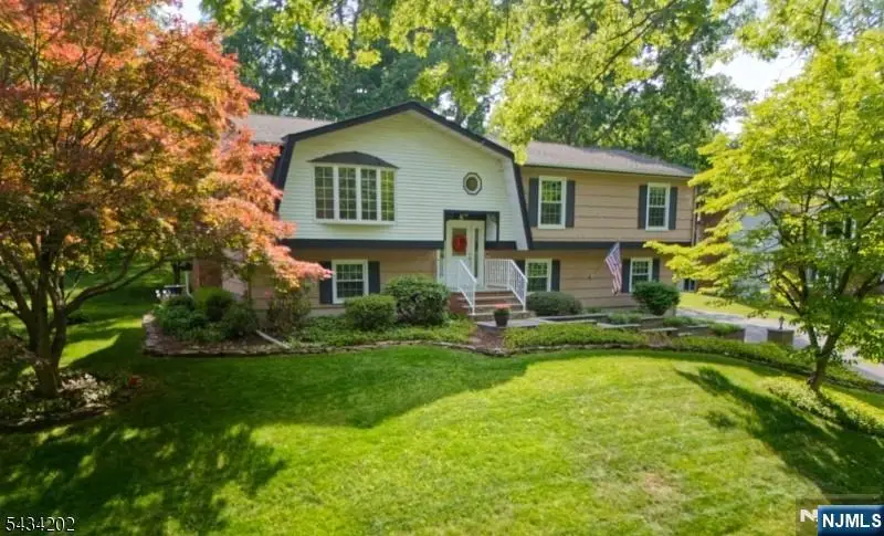8 Edward Circle, Montville, NJ 07045 - #1