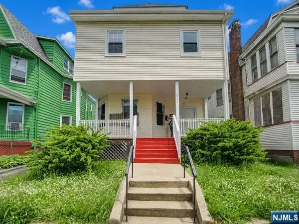 1035 Hunterdon Street, Newark, NJ 07112
