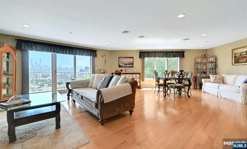 45 Legend Hills Drive, Edgewater, NJ 07020 - #1