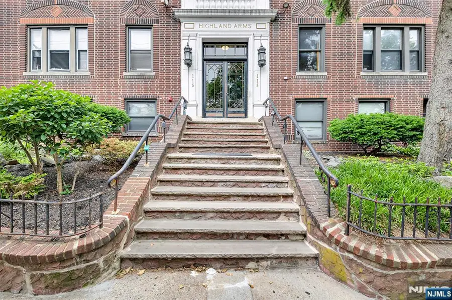 115 Highland Avenue 10, Jersey City, NJ 07306 - #3