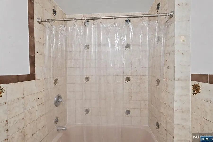 9123 Newkirk Avenue, North Bergen, NJ 07047 - #3