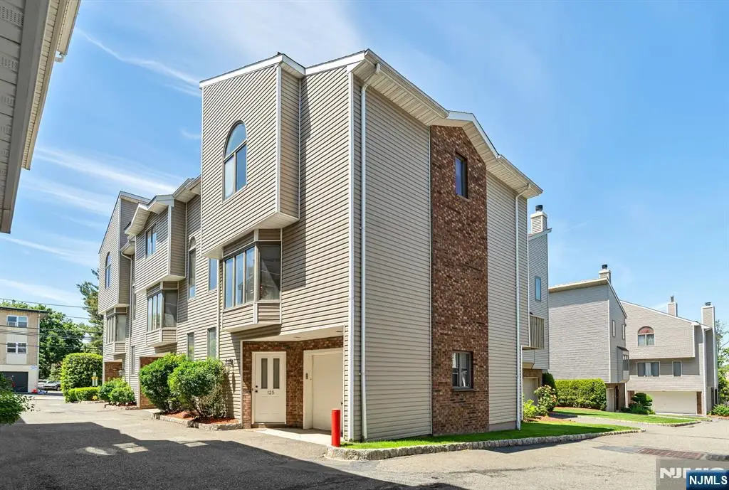 125 Roosevelt Place, Palisades Park, NJ 07650 - #1