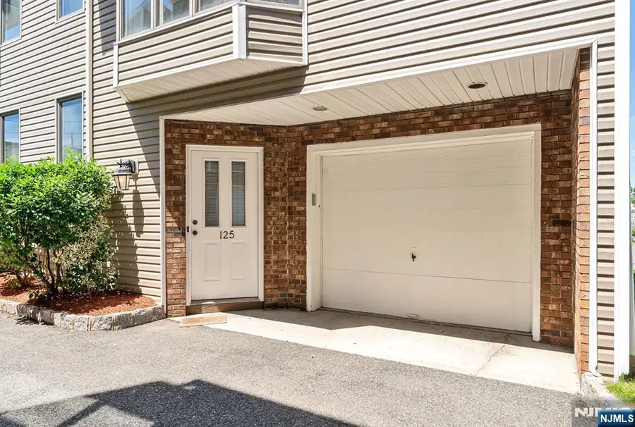 125 Roosevelt Place, Palisades Park, NJ 07650 - #2