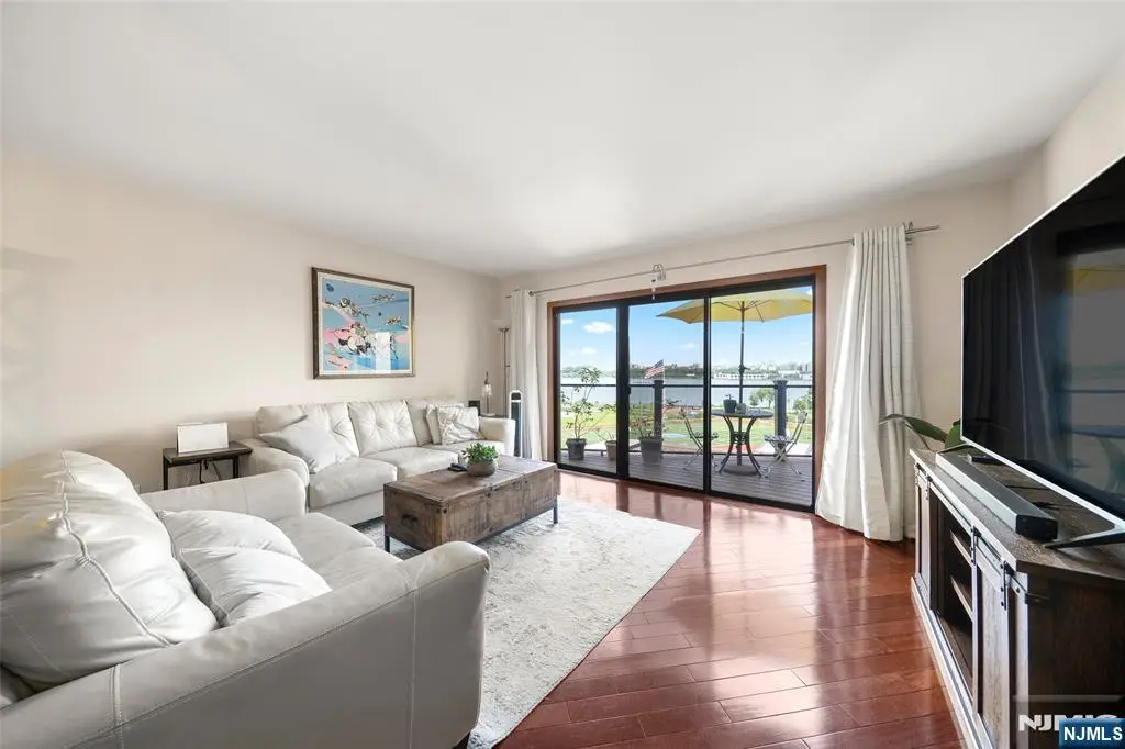 101 State Rt 5 302, Edgewater, NJ 07020 - #1