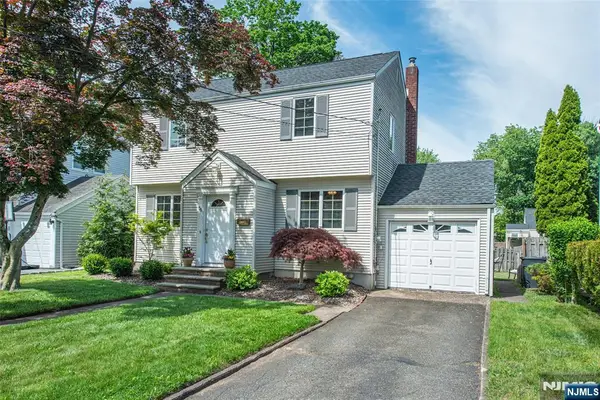 56 Lunn Avenue, Bergenfield, NJ 07621
