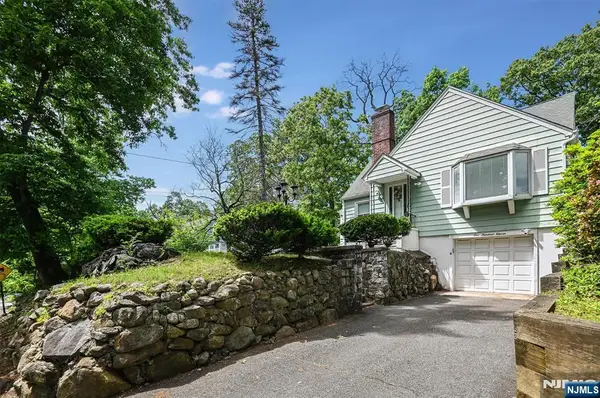 111 Jackson Avenue, Wayne, NJ 07470