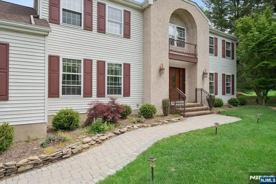 5 Glen Ridge Drive, Washington, NJ 07853 - #3