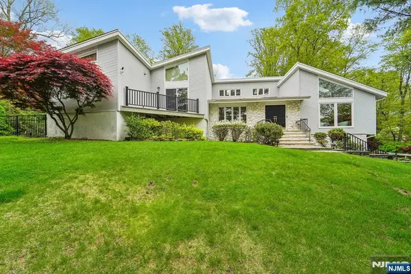 8 Union Hill Road, Denville Township, NJ 07834