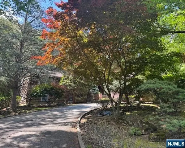 554 Huckleberry Lane, Franklin Lakes, NJ 07417 - #1