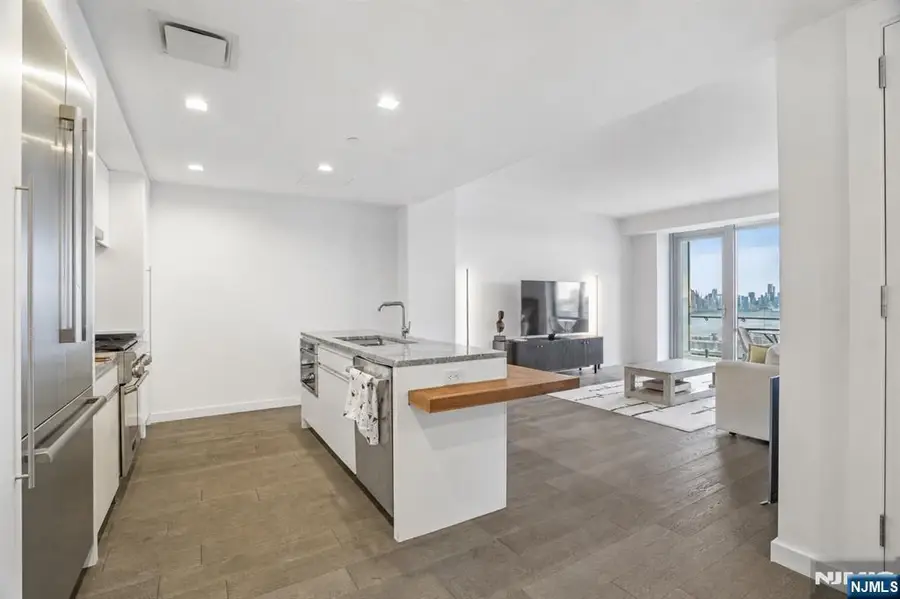 320 Adolphus Avenue 911, Cliffside Park, NJ 07010 - #2