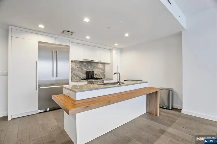 320 Adolphus Avenue 911, Cliffside Park, NJ 07010 - #3