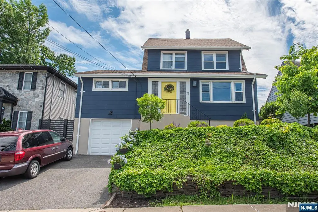 118 Hamilton Avenue, Hasbrouck Heights, NJ 07604 - #1