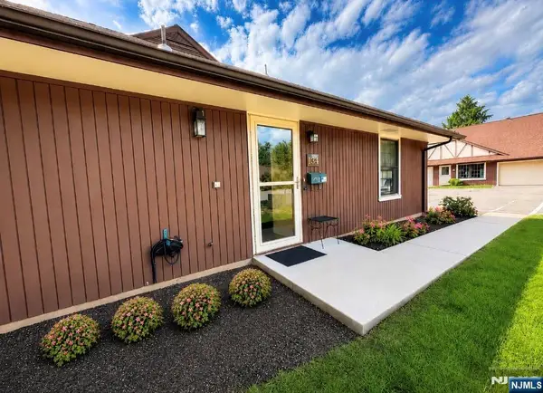 13-4 Tamaron Drive 13-4, Waldwick, NJ 07463