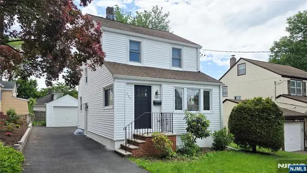 564 Maple Avenue, Teaneck, NJ 07666