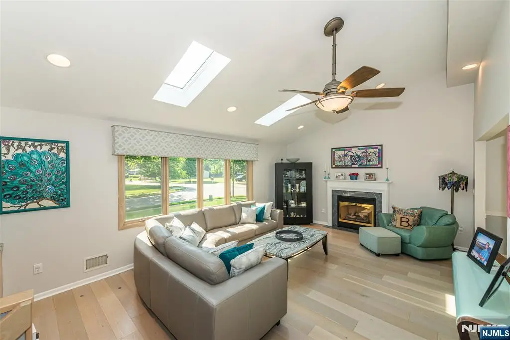22 Woodbine Trail, Parsippany, NJ 07054 - #1