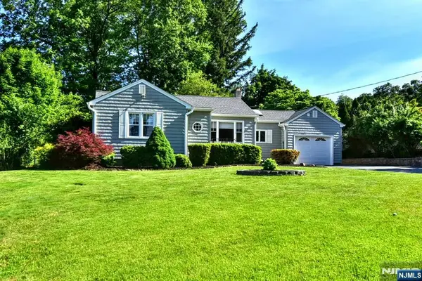 11 Mountain Ridge Drive, Wayne, NJ 07470