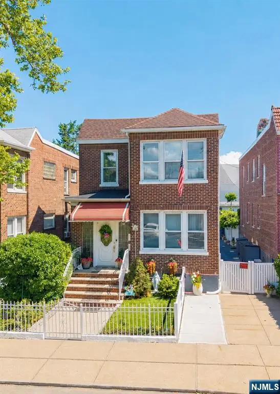 9040 Barr Place, North Bergen, NJ 07047