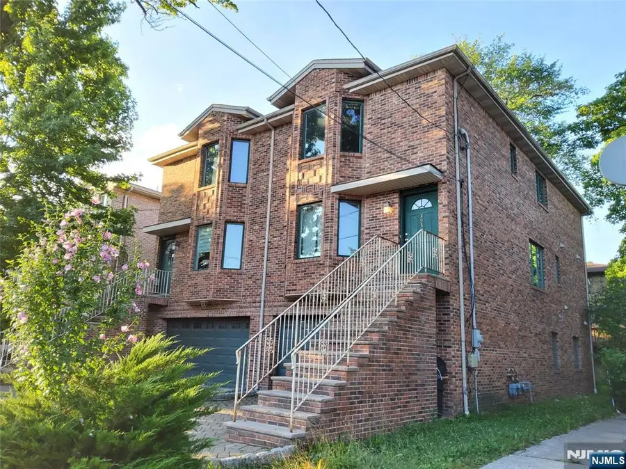 393 Washington Avenue B, Cliffside Park, NJ 07010 - #3