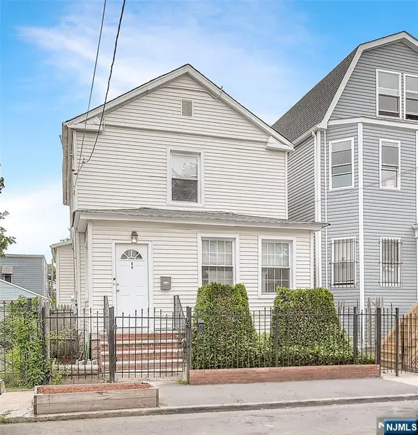 64 Norwood Street, Newark, NJ 07106