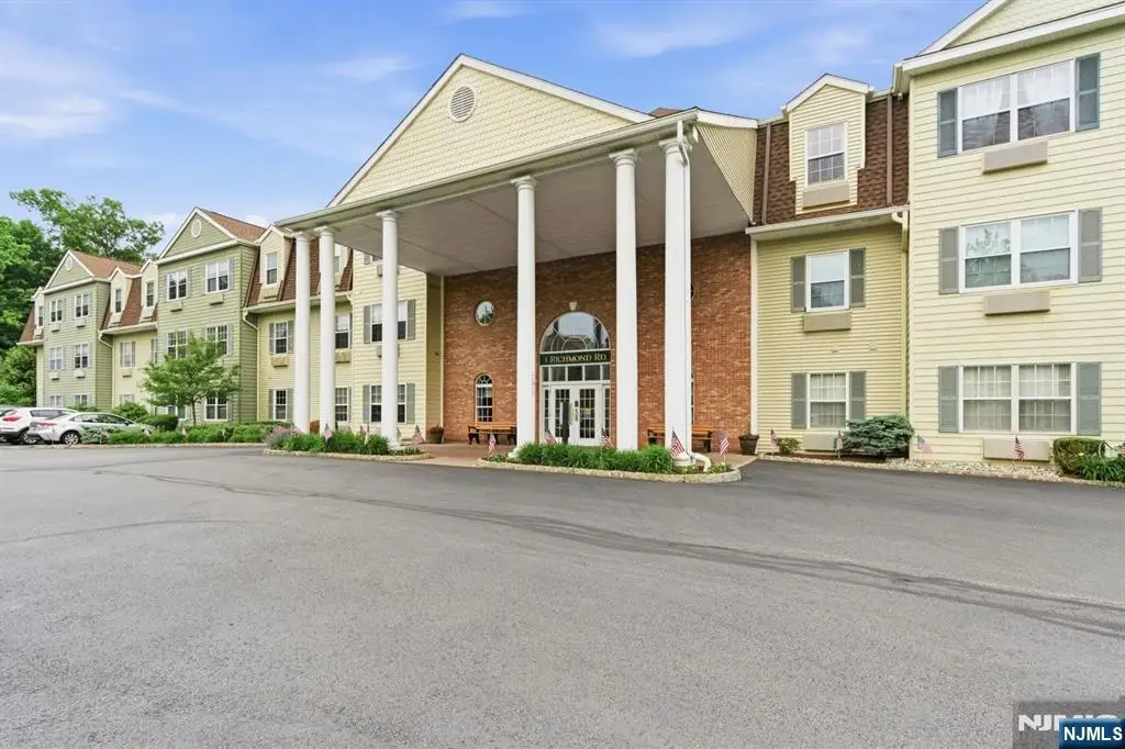 1208 Richmond 208, West Milford, NJ 07480 - #1