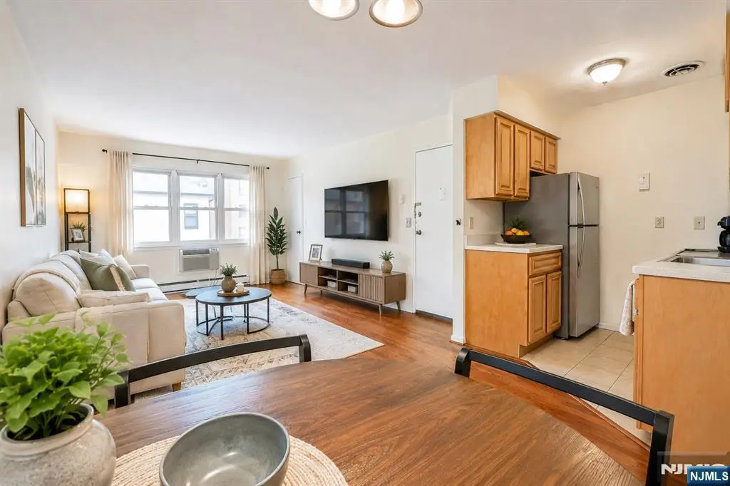 412 68th Street 17, Guttenberg, NJ 07093 - #1