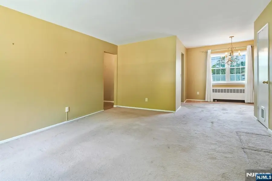 18 Wedgewood Drive 25, Verona, NJ 07044 - #3