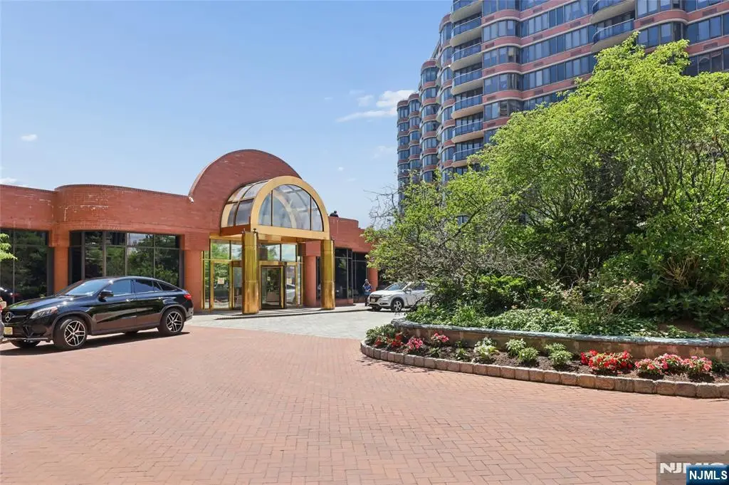 100 Carlyle Drive 5HS, Cliffside Park, NJ 07010 - #1