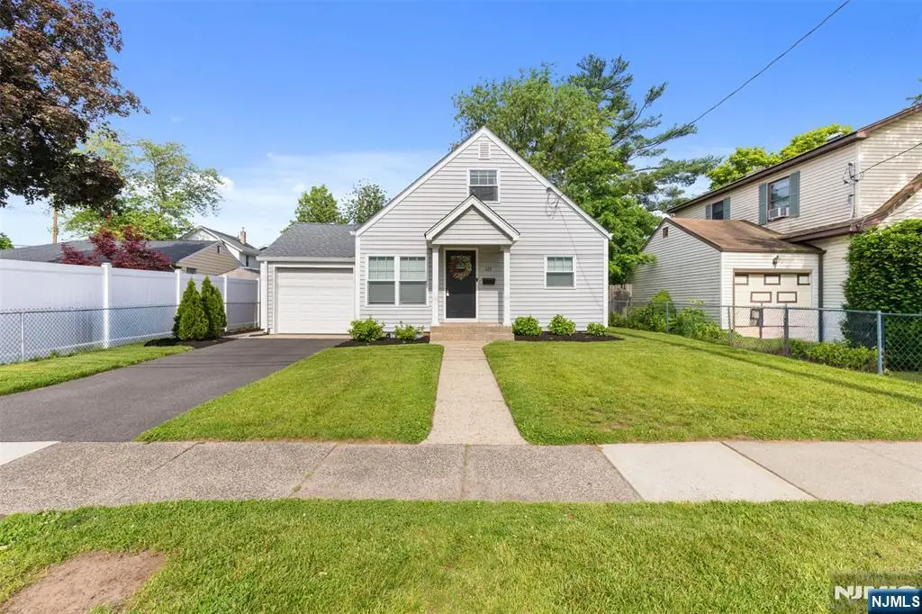 125 N 1st Street, Bergenfield, NJ 07621 - #1