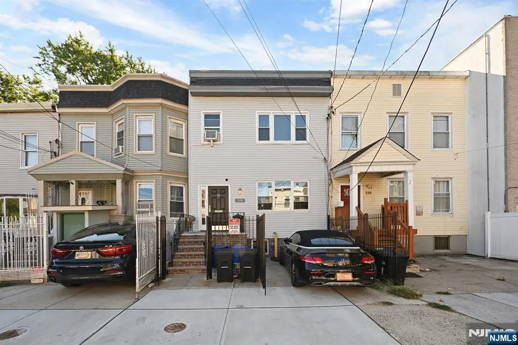 220 Delaware Avenue, Jersey City, NJ 07306 - #1