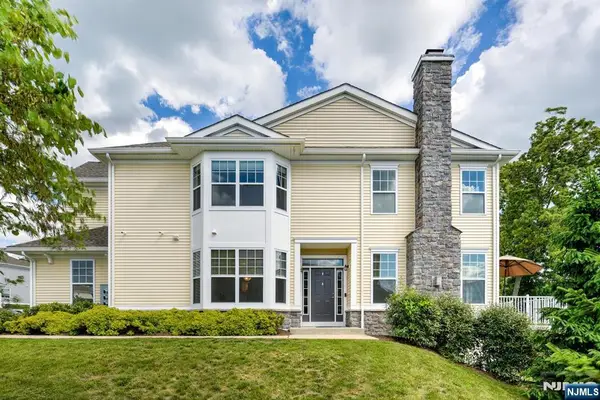 14 Lupine Lane, Allamuchy, NJ 07840