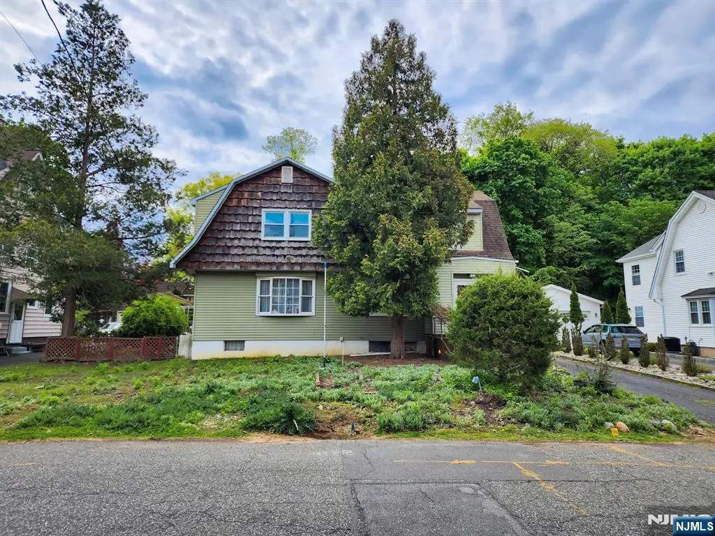 88 Columbus Avenue, Harrington Park, NJ 07640 - #1
