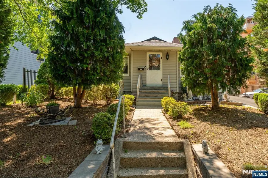 72 Clarendon Place, Hackensack, NJ 07601 - #2