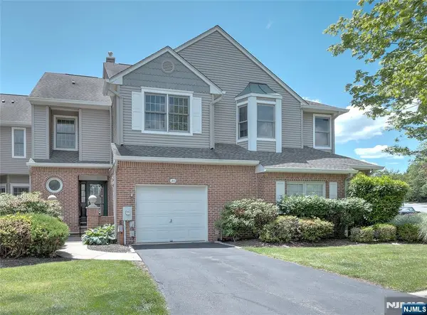 26 Depaolo Court, Roseland, NJ 07068