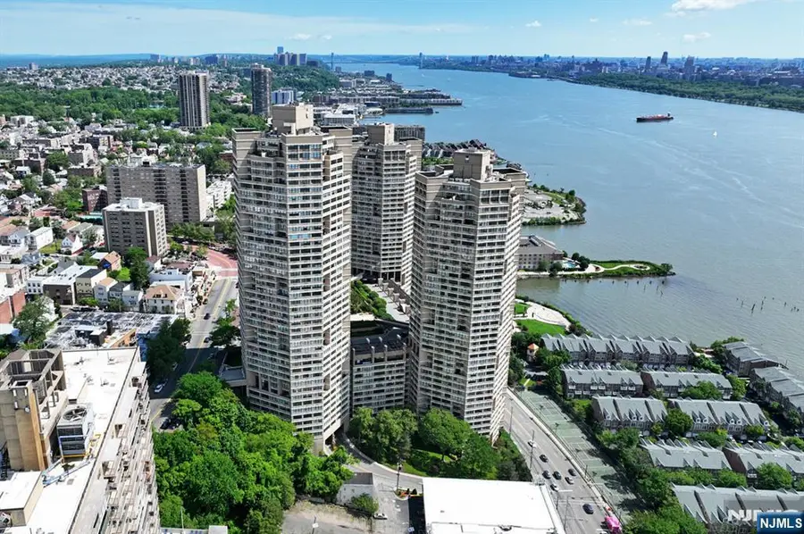 7002 Boulevard East 5E, Guttenberg, NJ 07093 - #2