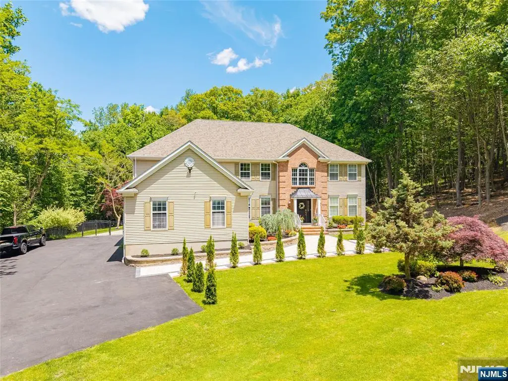 17 Cromwell Drive, Chester, NJ 07930 - #1