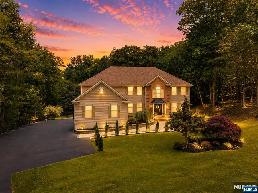 17 Cromwell Drive, Chester, NJ 07930 - #2