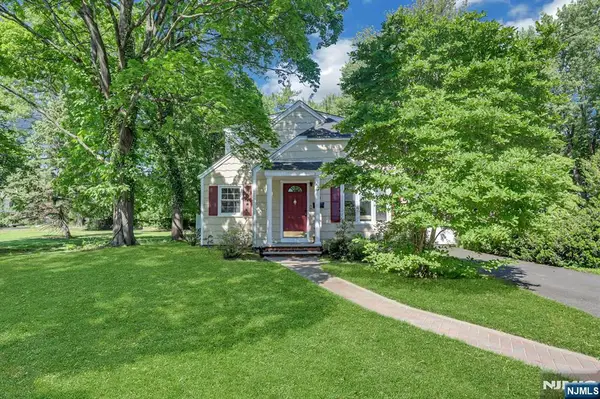 19 Harsen Road, Tenafly, NJ 07670