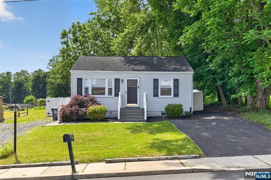 318 Greenwich Street, Stewartsville, NJ 08886 - #2