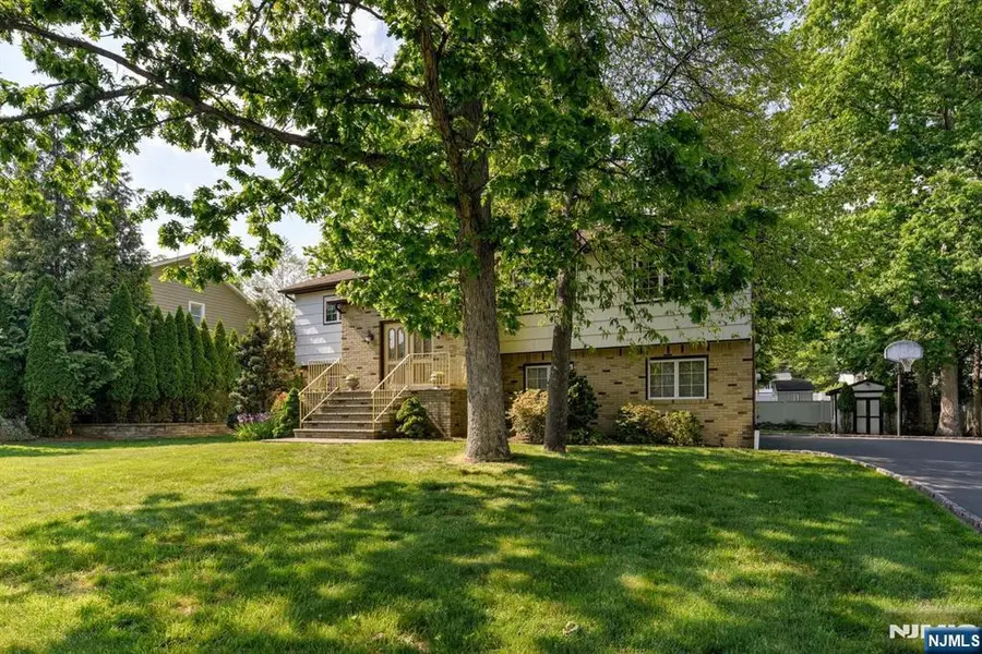 11 Yellow Brick Road, Wayne, NJ 07470 - #3