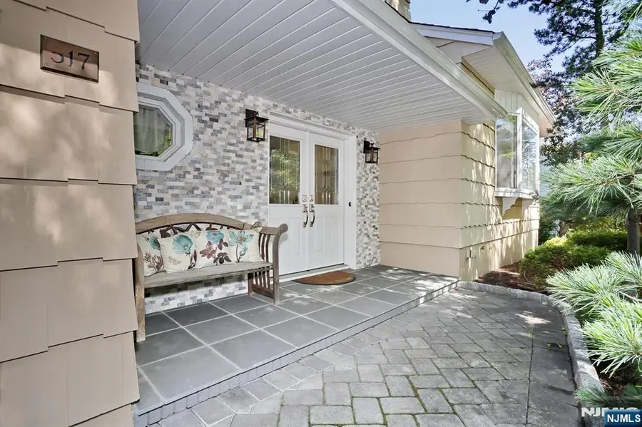 517 Pine Hill Road, Leonia, NJ 07605 - #3