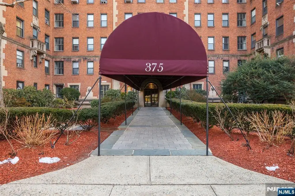 363-377 Mount Prospect 2AW, Newark, NJ 07104 - #1