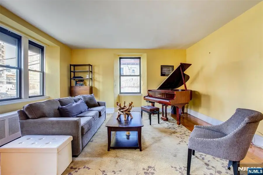 363-377 Mount Prospect 2AW, Newark, NJ 07104 - #3
