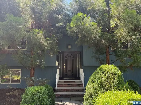 300 Lake Shore Drive, Haworth, NJ 07641