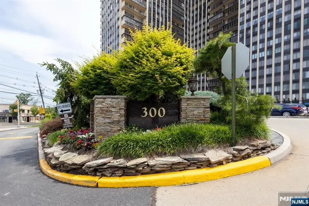 300 Winston Drive 1418, Cliffside Park, NJ 07010 - #1
