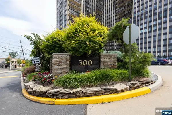 300 Winston Drive 1418, Cliffside Park, NJ 07010