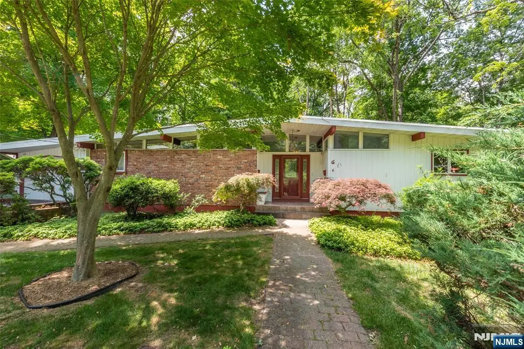 6 Mohawk Trail, Ringwood, NJ 07456 - #1