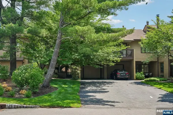 220 Mountain View Drive 220, Mahwah, NJ 07430